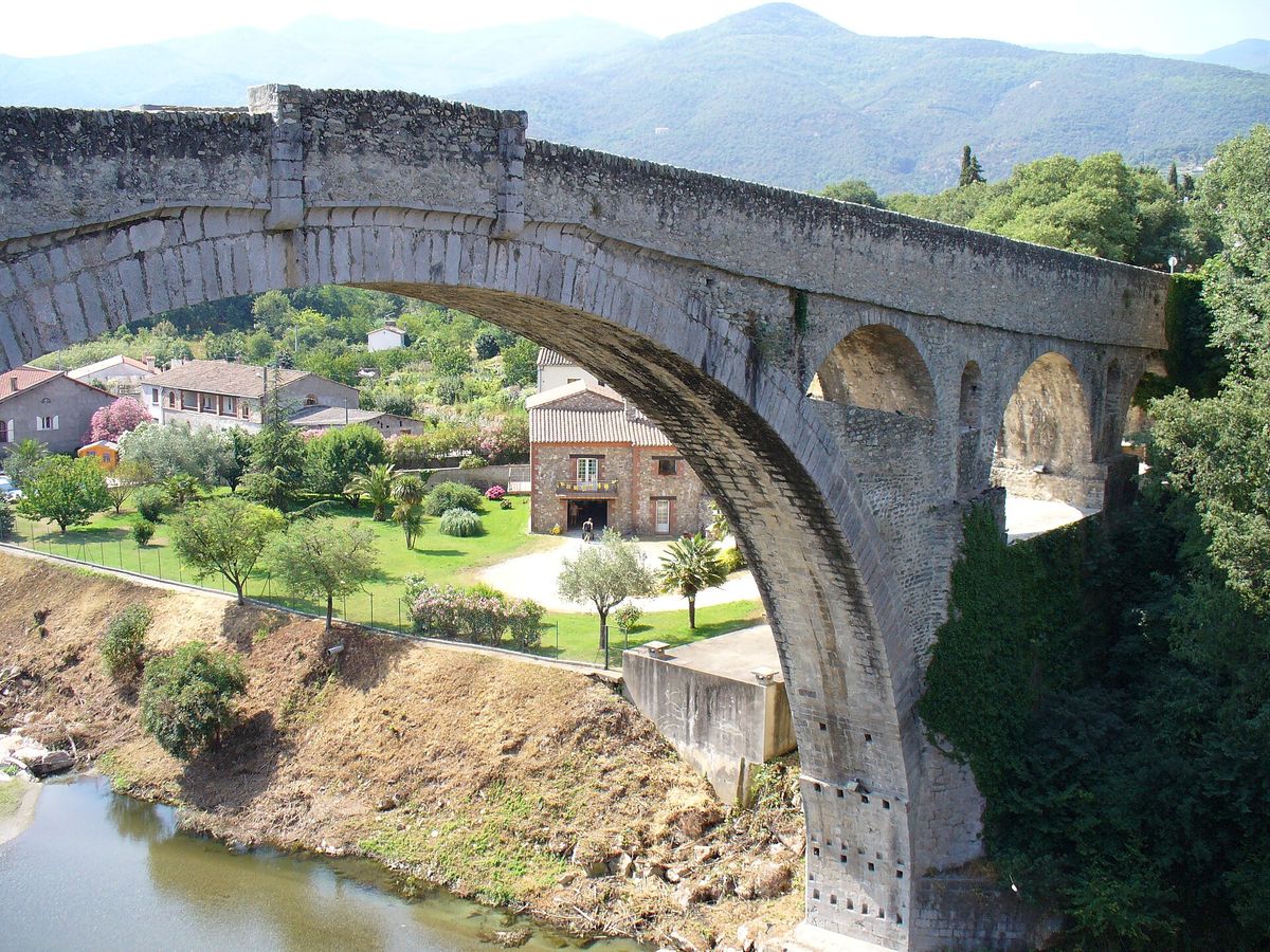 Céret: the great arch of the Devil's Bridge over the Tech