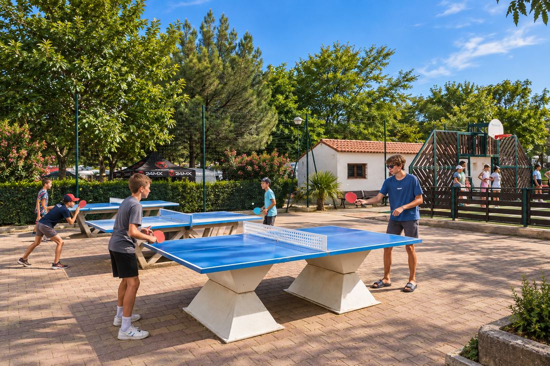 Tables de ping-pong du camping l'Étoile d'Or
