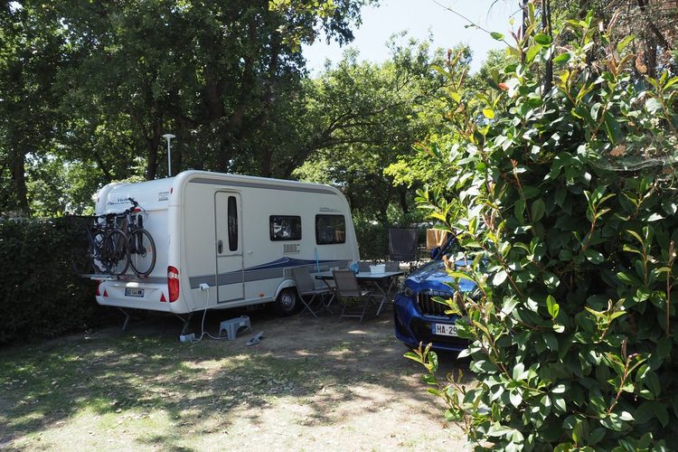 Caravan met voortent, camping l'Étoile d'Or