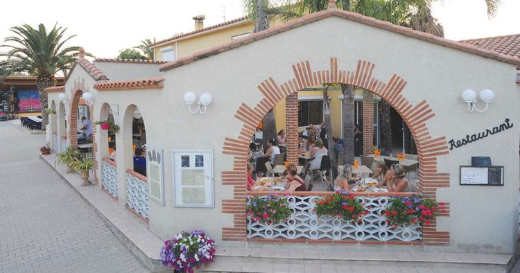 Terrace of La Grande Voile restaurant, camping l'Étoile d'Or