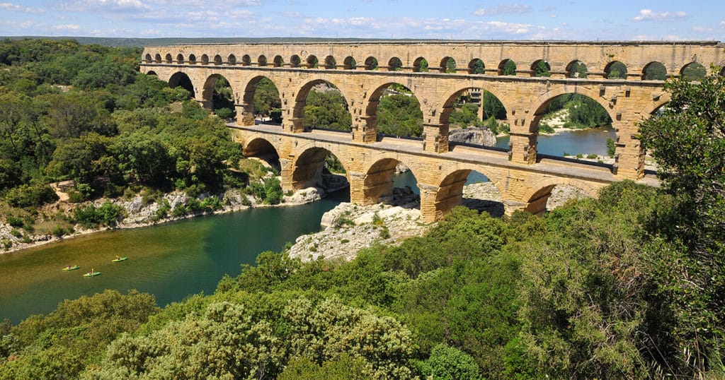 Nimes, et le pont du Gard